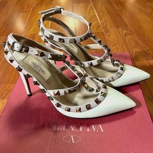Valentino Garavani PATENT ROCKSTUD CAGED PUMP 100MM